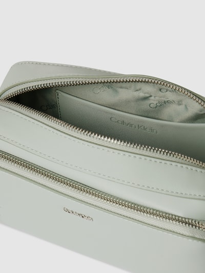 CK Calvin Klein Torba camera bag z detalem z logo Lodowy błękitny 4