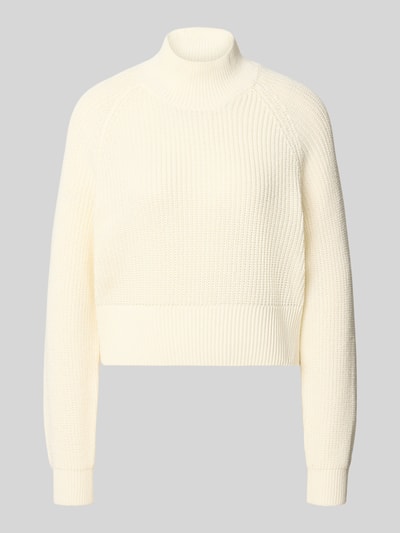 Produktfoto, cremefarbener Strickpullover aus Baumwoll-Mix, Stehkragen, Regular Fit, Modell 'Dara' von NOISY MAY®, strukturierte Oberfläche