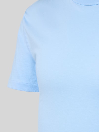 Männermodel trägt Slim Fit T-Shirt aus reiner Baumwolle im 3er-Pack von Polo Ralph Lauren Underwear, unifarben, Nahaufnahme Oberkörper.