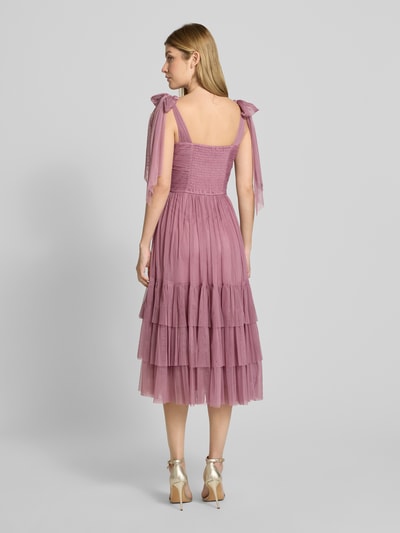 LACE & BEADS Cocktailkleid im Stufen-Look mit Raffungen Flieder 5