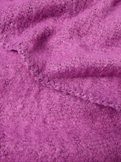 Pieces Strickschal in superweicher Qualität Modell 'PYRON' Violett 2