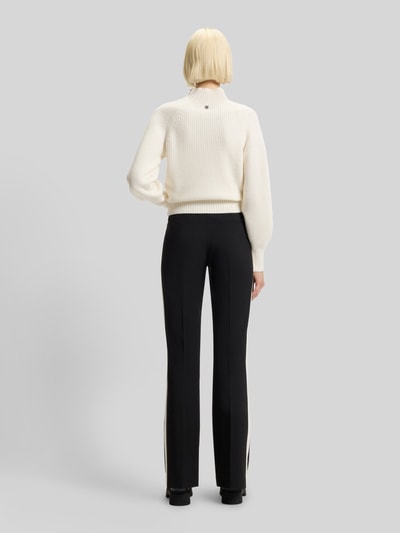 HUGO Sweter o luźnym kroju z mieszanki wełny z domieszką kaszmiru model ‘SORELLASIO’ Złamany biały 5