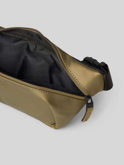 RAINS Bauchtasche mit Label-Prägung Khaki 5