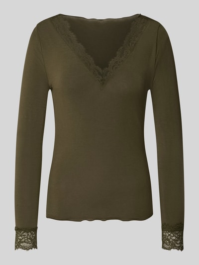 Produktfoto, Slim Fit Langarmshirt aus Modal-Mix mit Woll-Anteil Modell 'SKYE' von VERO MODA, Damen Langarmshirt in Olivgrün mit Spitzenbesatz an Ausschnitt und Ärmelsäumen, glatte Struktur