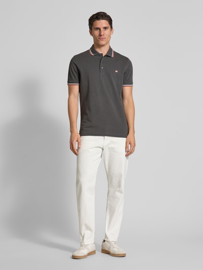 Christian Berg Men Poloshirt met labelstitching Antraciet - 1