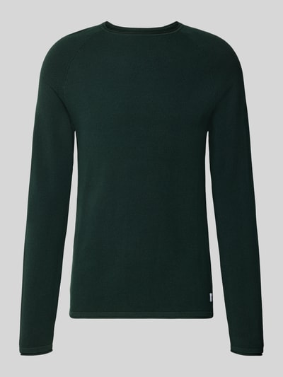 Produktfoto, Regular Fit Pullover aus reiner Baumwolle Modell 'Hill' von JACK & JONES in dunklem Grün, Strick-Optik, Rundhalsausschnitt, Damen Pullover, Rückenlänge 69 cm, Ärmellänge 70 cm