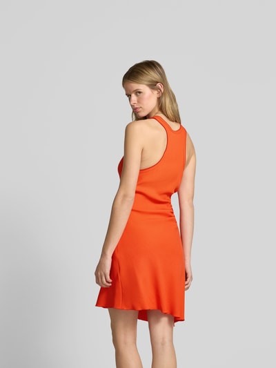 Victoria Beckham Knielanges Kleid mit Rundhalsausschnitt Rot 5