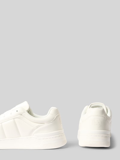 Produktfoto, Sneaker mit Label-Details Modell 'JFK' von Bruno Banani in Weiß, abgerundete Spitze, Schnürung, strukturierte Oberfläche