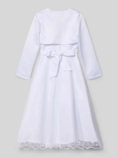 Mädchen trägt Kleid mit Stitchings und Taillenband mit floraler Applikation von Happy Girls, A-Linie, Bolero, Rückenreißverschluss, Ganzkörperansicht Rückansicht.