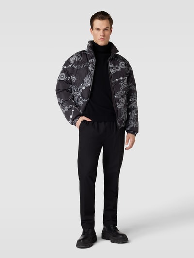Versace Jeans Couture Gewatteerd jack met all-over labelmotief Zwart - 1