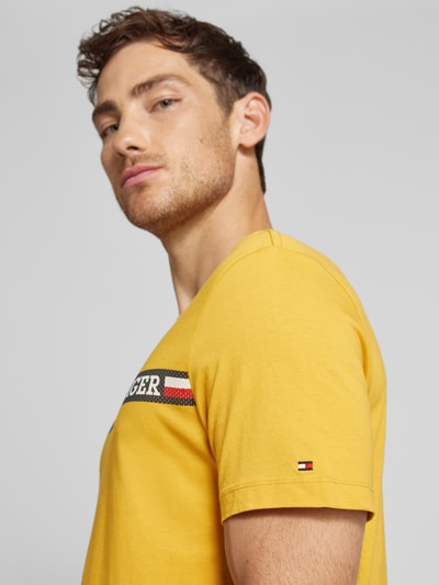 Tommy Hilfiger T-Shirt mit Label-Print Gelb 3