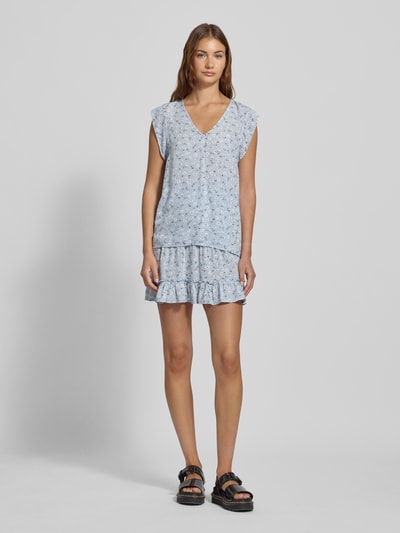 Pieces  Top bluzkowy o kroju regular fit z krótkim rękawem model ‘NYA’ Jasnoniebieski 1