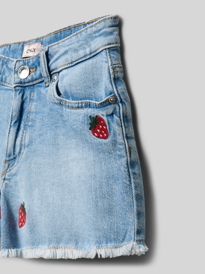 Produktfoto, Kinder Jeansshorts von Only, Regular-Fit im 5-Pocket-Design, Denim-Optik mit Erdbeer-Stitching, Twill aus Baumwoll-Mix, Modell 'ROBYN'