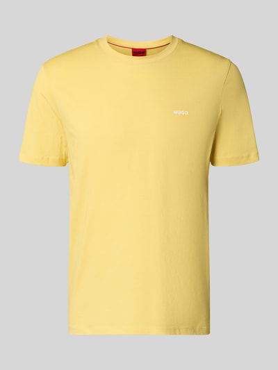 Produktfoto, Regular Fit T-Shirt aus reiner Baumwolle Modell 'DERO222' von HUGO in Gelb, unifarben, kurzer Ärmel, Label Print, Rundhalsausschnitt, Jersey-Textur