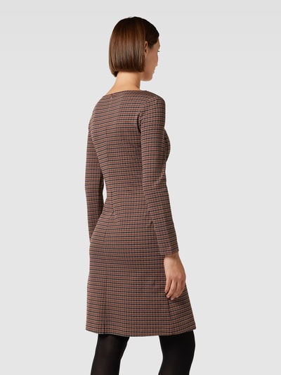 Weekend Max Mara Knielanges Kleid mit Karomuster Camel 5