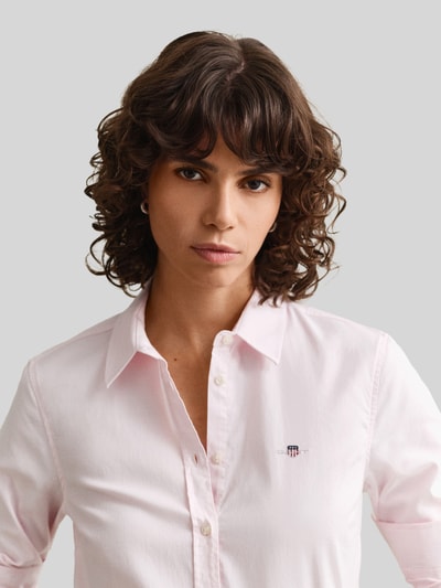 GANT Slim Fit Hemdbluse mit Logo-Stitching Rosa 3