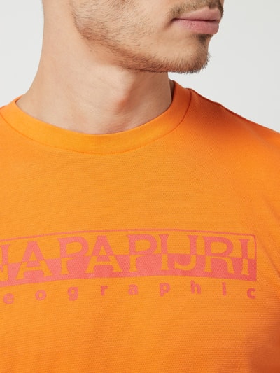 Napapijri T-shirt z nadrukiem z logo model ‘Serial’ Pomarańczowy 3