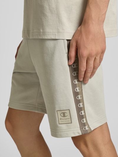 CHAMPION Sweatshorts mit Logo-Print Modell 'TAPE' Beige 3