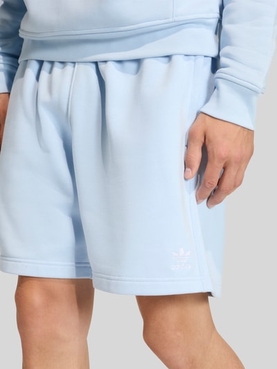 adidas Originals Sweatshorts aus Baumwoll-Mix Hellblau 3