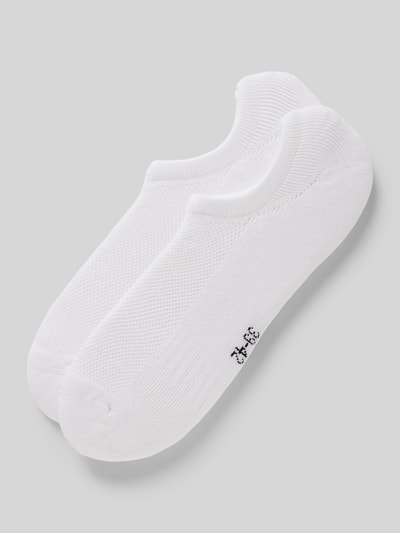 Produktfoto, Socken mit Label-Details 2er-Pack von MCNEAL in Weiß, elastischer Material-Mix mit Baumwoll-Anteil, Rippenbündchen, glatte Textur.