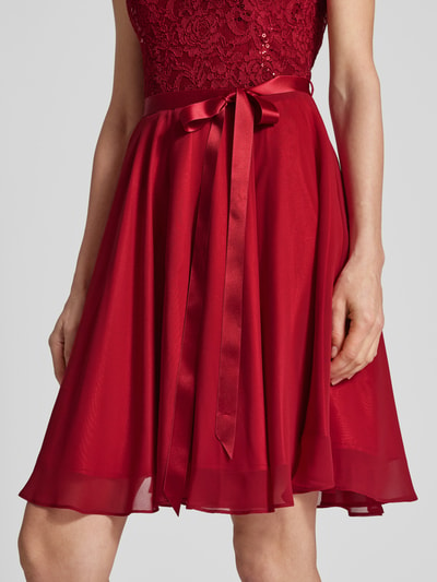 Swing Cocktailkleid mit Taillengürtel Rot 3