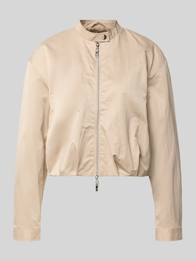 Produktfoto, Cropped Jacke mit Zweiwege-Reißverschluss van monari in beige met opstaande kraag, knoopsluiting, gladde textuur, damesmode.