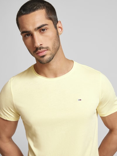 Tommy Jeans T-shirt o kroju slim fit z okrągłym dekoltem Jasnożółty 3