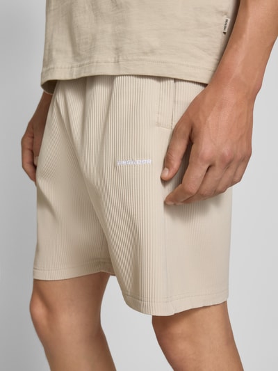 Pegador Relaxed Fit Shorts mit Plisseefalten Modell 'TROY' Offwhite 3