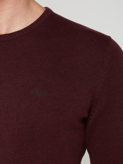 s.Oliver RED LABEL Pullover mit Logo-Stickerei  Bordeaux Melange 6