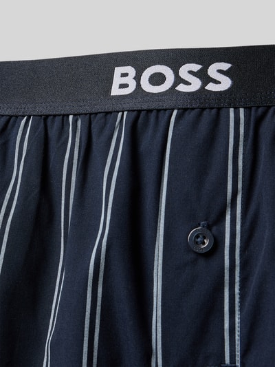 Produktfoto, Regular Fit Pyjama-Hose aus reiner Baumwolle Modell 'EASY PANTS' von BOSS, Two Tone Optik, gestreift, Popeline-Textur, elastischer Label-Bund, Label Patch, seitliche Eingrifftaschen