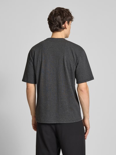 REVIEW T-Shirt mit Label-Stitching Dunkelgrau Melange 5