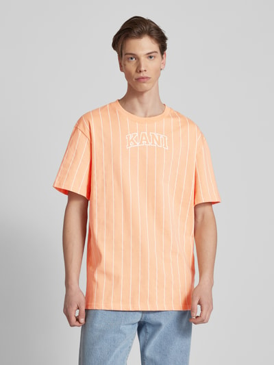 KARL KANI T-shirt ze wzorem w cienkie prążki Pomarańczowy 4
