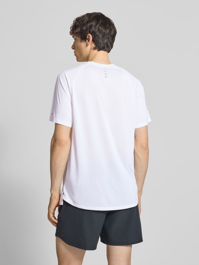 Nike Training Funktionsshirt mit Logo und Rundhalsausschnitt Modell 'Stride' Weiss 5