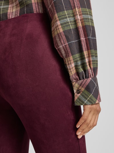 Christian Berg Woman Spodnie z imitacji skóry z elastycznym pasem Wiśniowy 3