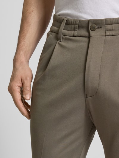 Drykorn Tapered Fit Bundfaltenhose mit verkürztem Schnitt Modell 'CHASY' Khaki 3