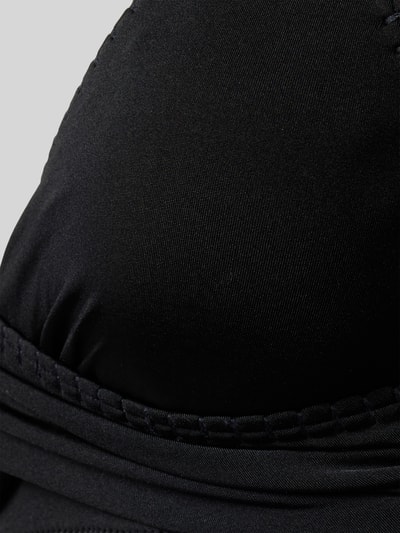 Produktfoto, Bikini-Oberteil mit abnehmbaren, verstellbaren Trägern von WATERCULT in Schwarz, glatte Textur, detailreiche Nahaufnahme.