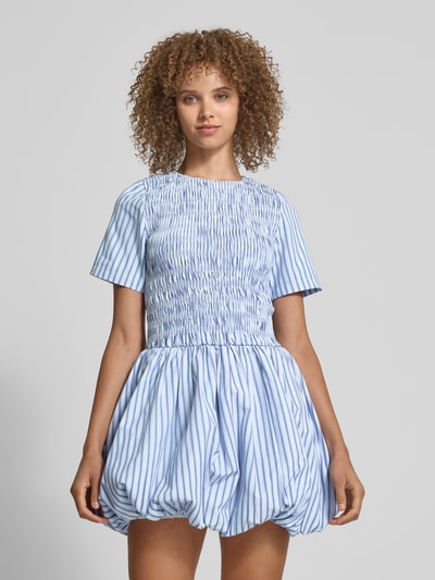Amy Lynn Cocktailkleid mit Smok-Details Modell 'Eleonor' Blau 4
