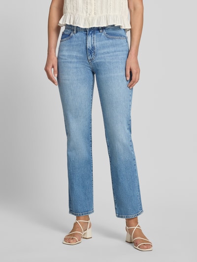 Vrouwenmodel draagt Slim Fit Bootcut-jeans uit katoenmix Model 'PARKWAY-STR' van BOSS in lichtblauw, dames bootcut-jeans, close-up vooraanzicht