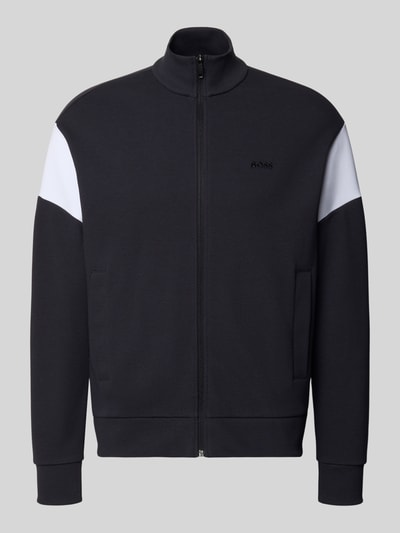 Produktfoto, dunkelblaue Regular Fit Sweatjacke aus Baumwoll-Mix Modell 'SW_Union Skaz' von BOSS für BOSS Green mit weißen Schulterpartien, glatte Stoffstruktur.