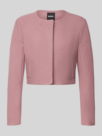 Produktfoto, Boxy Fit Kurzblazer aus reiner Schurwolle Modell 'JICENA' von BOSS, różowy, jednolity, okrągły dekolt, długie rękawy, boczne kieszenie, tekstura wełny.