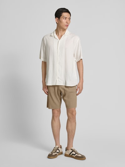 Christian Berg Men Sweatshorts mit Strukturmuster Taupe 1