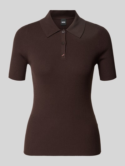 Produktfoto, Slim Fit Poloshirt aus Rippstrick von BOSS in dunklem Braun, Rippstrick-Optik, Polokragen, 3-Knopf-Verschluss, Damen, Passform Slim-Fit