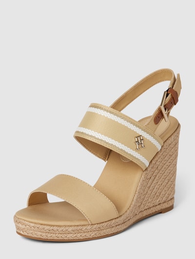 Tommy Hilfiger Sandalen met labelapplicatie en sleehak in beige