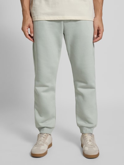 MCNEAL Regular Fit Sweatpants mit elastischen Beinabschlüssen Hellgruen 4