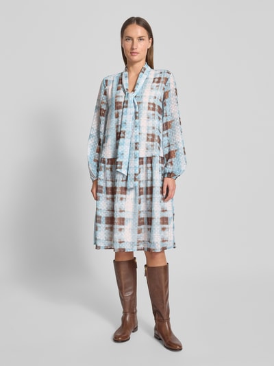 Christian Berg Woman Selection Sukienka o długości do kolan z wiązanym detalem Lodowy błękitny 4