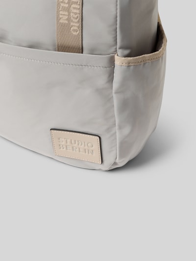STUDIO BERLIN Rucksack mit Logo-Patch Modell 'Kreuzberg' Hellgrau 3