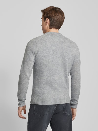 MCNEAL Strickpullover aus Lammwolle mit Label-Stitching Mittelgrau Melange 5