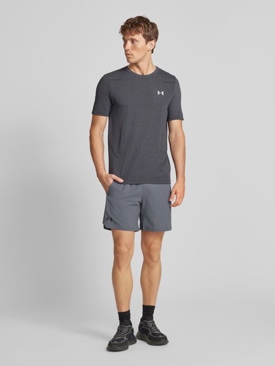 Under Armour Regular Fit Shorts mit Label-Print Anthrazit 1