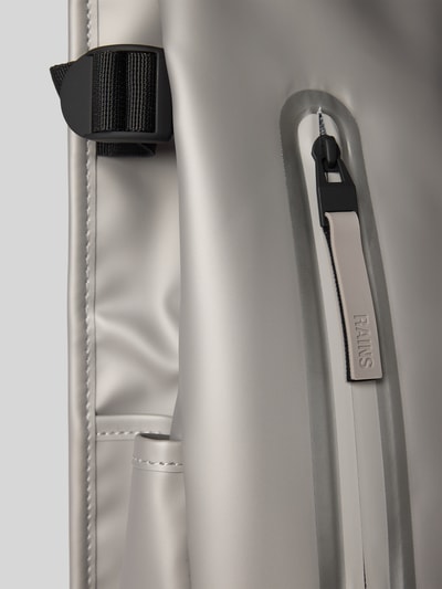 RAINS Rucksack mit Tragehenkel Mittelgrau 3