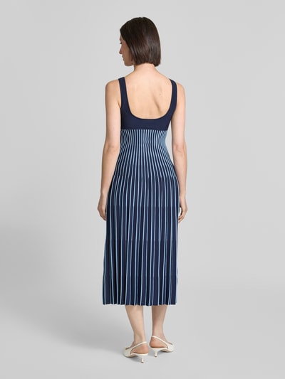 Staud Midikleid mit Plisseefalten Modell 'ELLISON' Marine 5